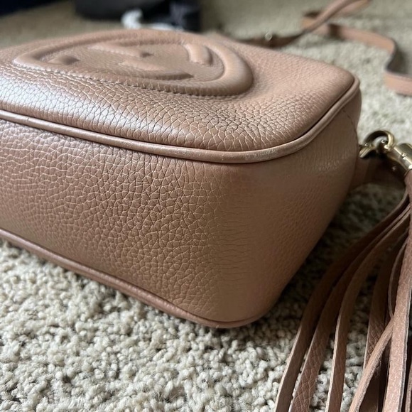 Pebbled Calfskin Small Soho Disco Bag Tan

Used, Excellent Condition - Picture 5 of 7